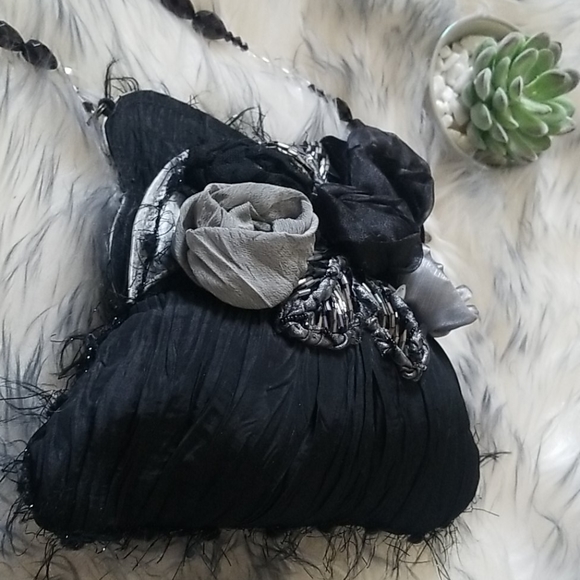 "Elegant Sparkle: Black & Silver Mary Frances Evening Purse" - Picture 5 of 11